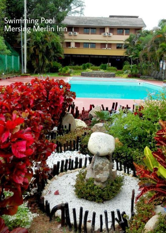 Mersing Merlin Inn Exterior photo