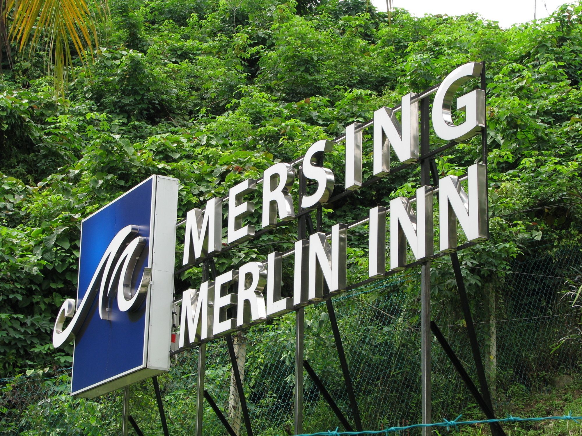 Mersing Merlin Inn Exterior photo