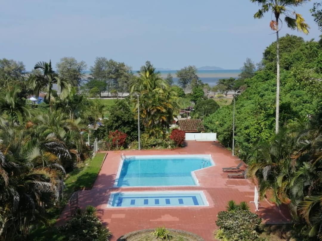 Mersing Merlin Inn Exterior photo