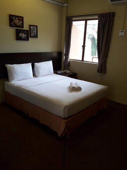 Mersing Merlin Inn Exterior photo